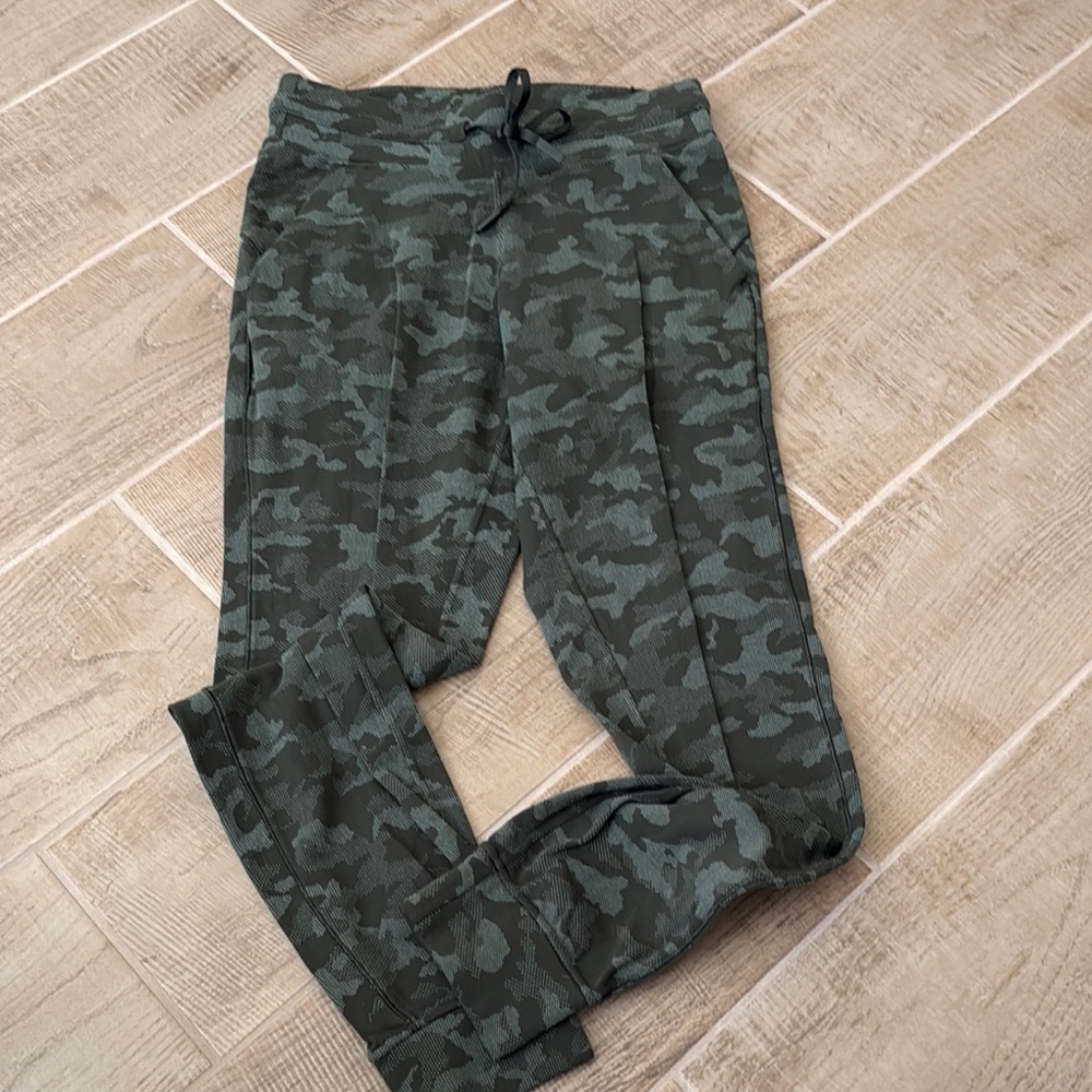 Lululemon Athletica Green Camouflage Pants